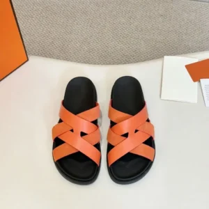 New Men's Summer Fashion Sandals Luxury Leather Shoes Flats Outdoor Beach Flip Flops Men Designer Slipper