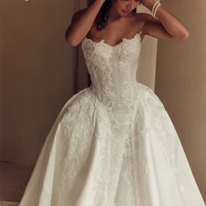 Tokyo Customized Elegant Strapless Wedding Dresses Sleeveless Court Train Bridal Gowns 2025 White Satin A-Line Wedding Gowns