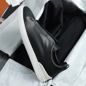 Real leather men's casual skateboarding shoes hiking flat footed low top sports shoes men's off white loafers lazy white shoes